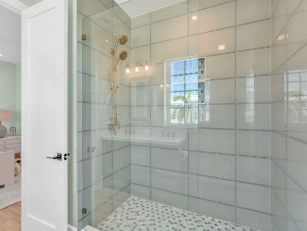 Luxury Oceanfront Vacation Rental in Marathon FL - 5-Bedroom Stunning Views